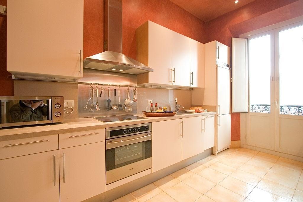 River House Seville Bilik gambar