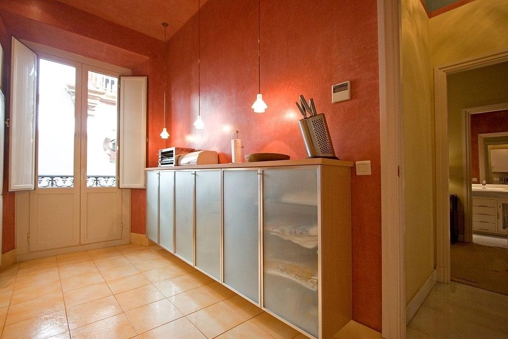 River House Seville Bilik gambar